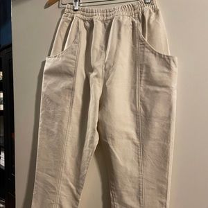 Elizabet Suzanne Clyde’s size 8 cotton canvas